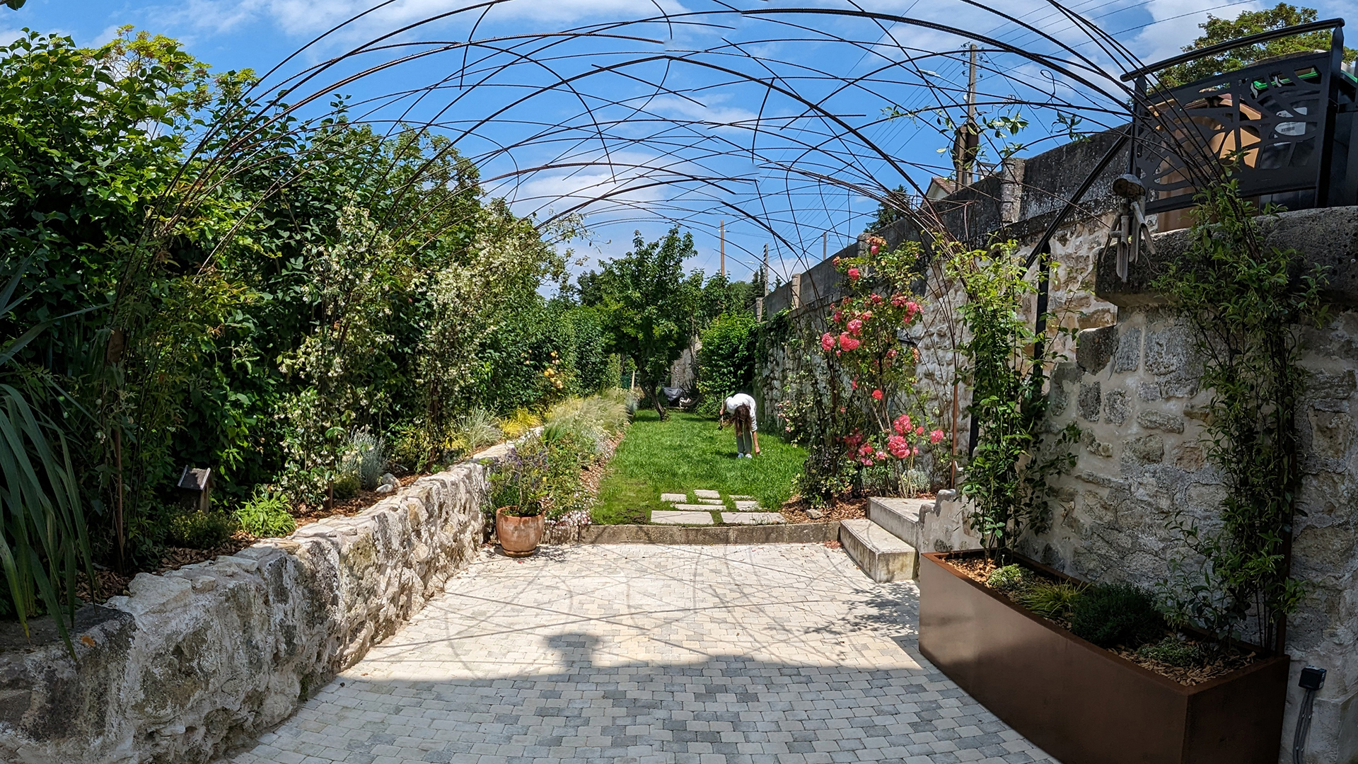 Galerie-© Apis Florae, terrasse proche de la maison